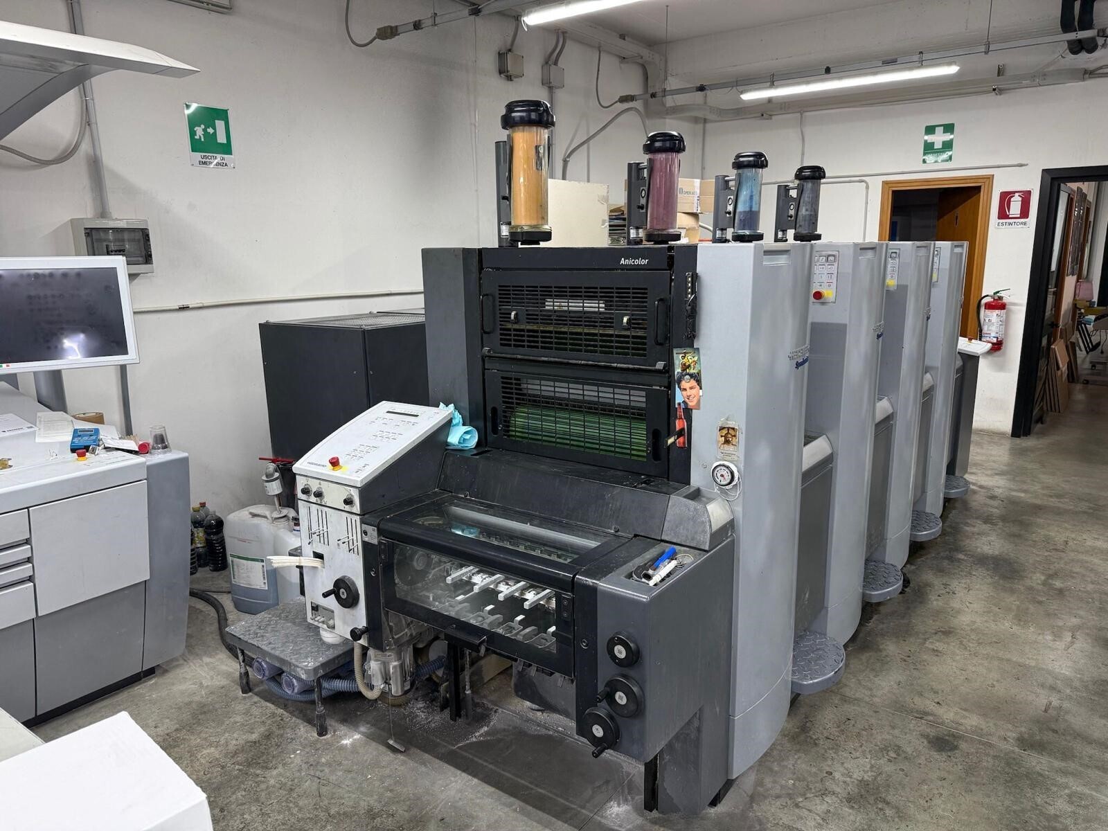 Offer 384054, a HEIDELBERG SM 52-4 ANICOLOR from 2011