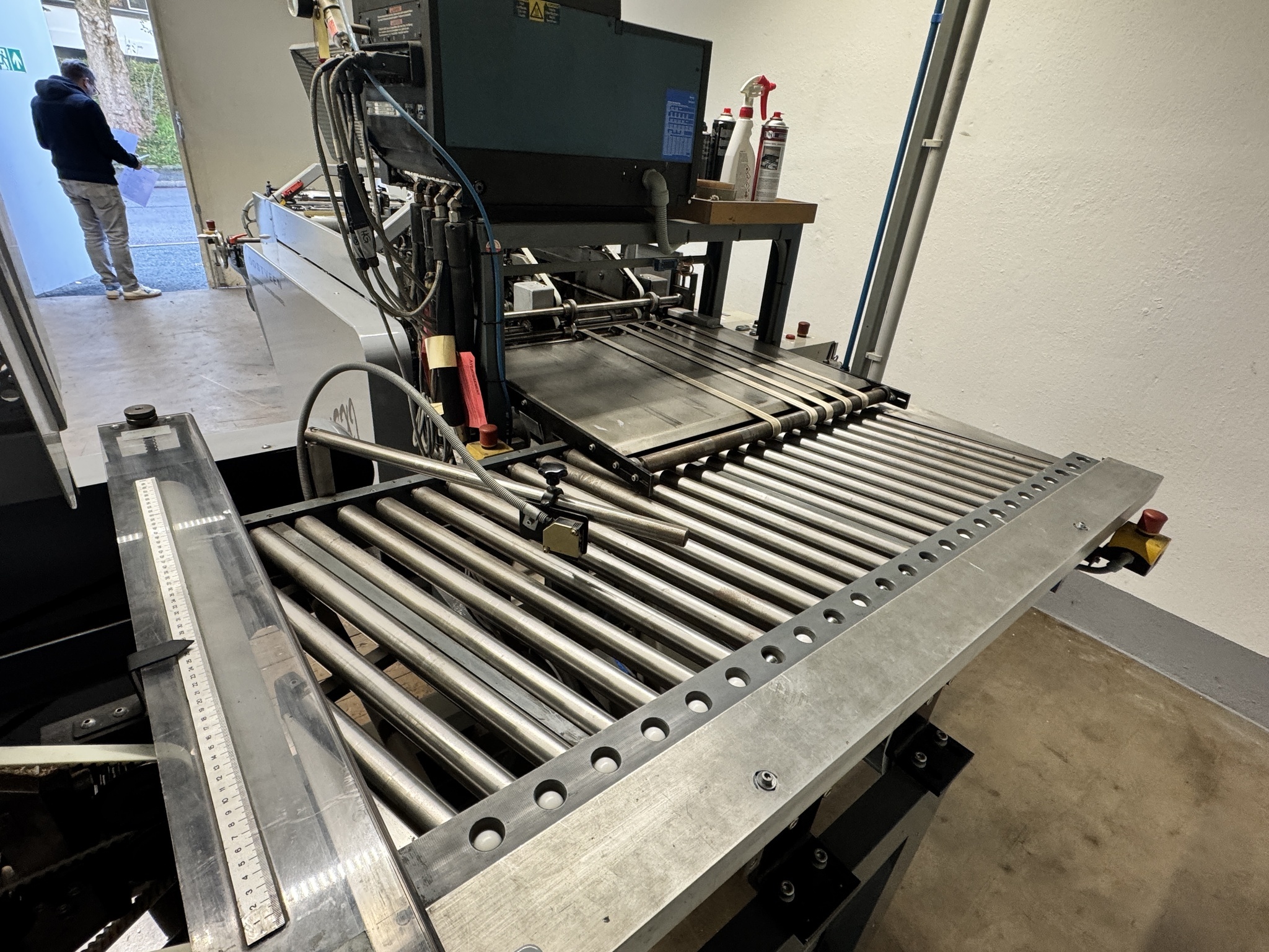Offer 385030, a OOSTVEEN INTEGRAL CEILING MACHINE from 2003