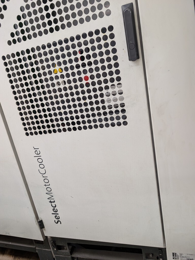 Offer 382685, a ROLAND R 706 LV (2000+) from 2010